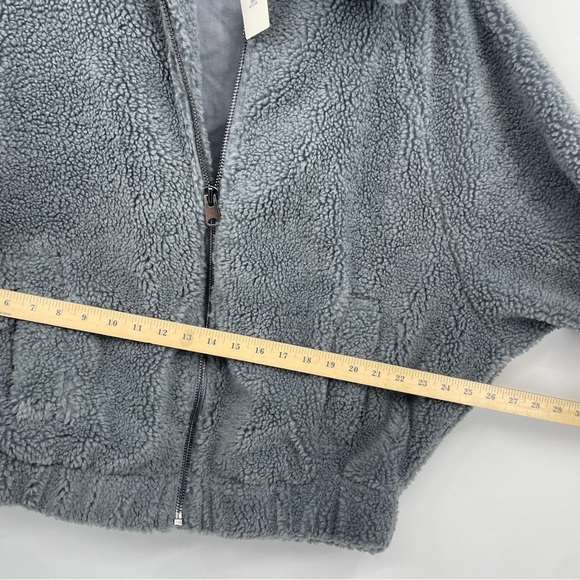 UO Teddy bear Sherpa Jacket Sz XS gray front zip - Picture 6 of 6